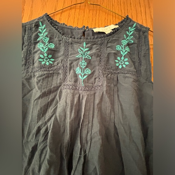 Ladies petite medium lift cotton embroidered tank top - Picture 2 of 3